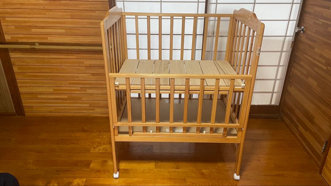 木製赤ちゃん用ベッド ハイシート