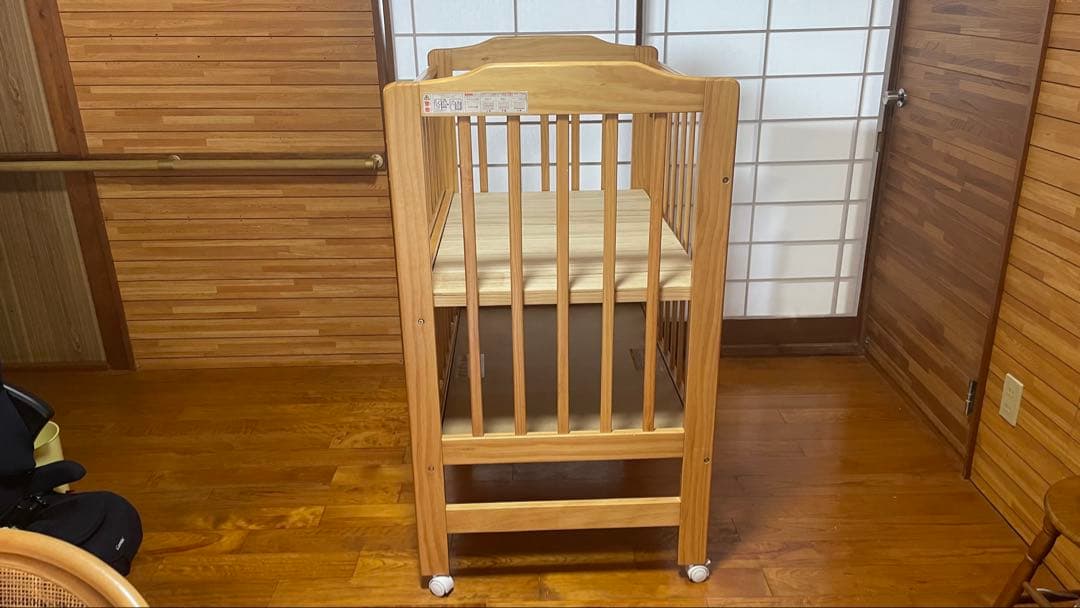木製赤ちゃん用ベッド ハイシート