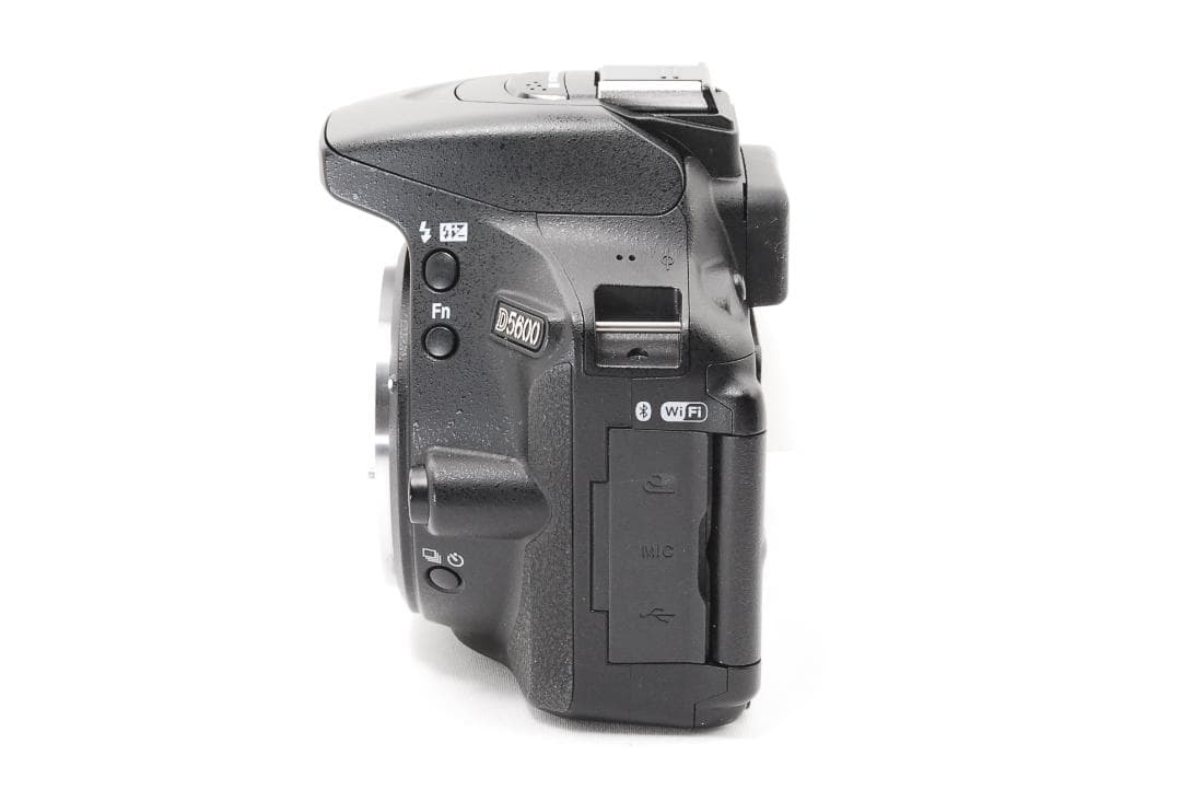 シャッター数2873回 Nikon D5600 ダブルレンズセット