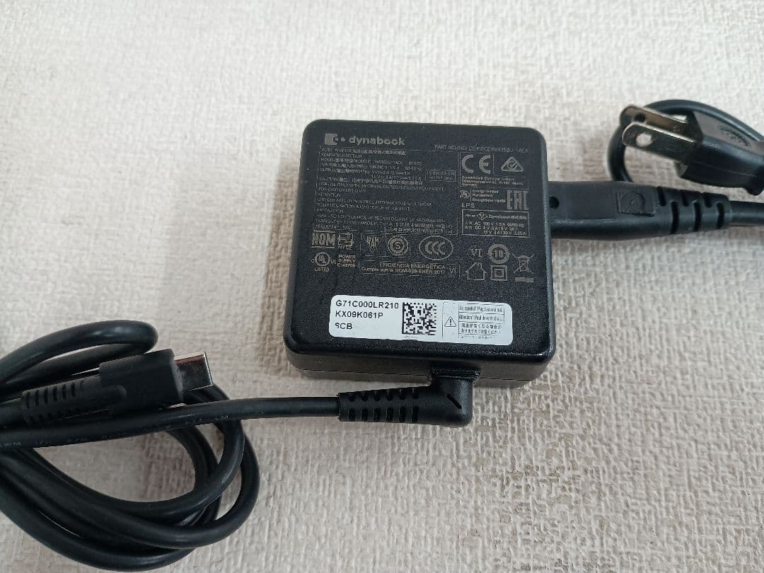 TOSHIBA PORTÉGE X20W-D dynabook V62/FS