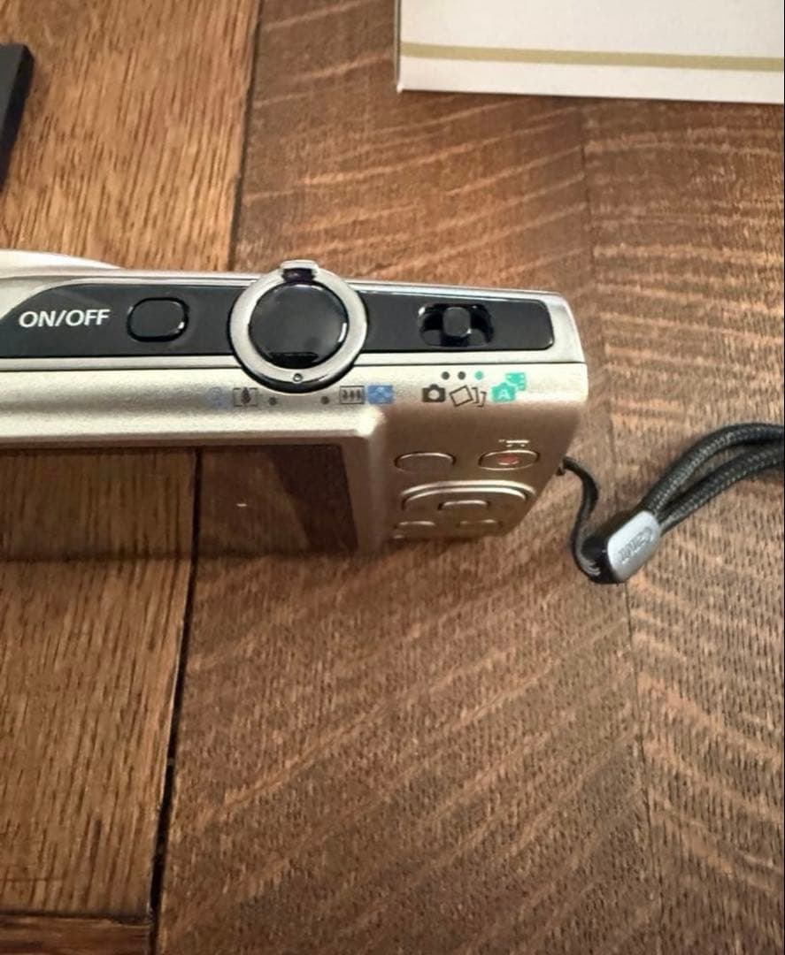 美品 中古品 動作確認済み Canon IXY650 シルバー本体 充電器 取説