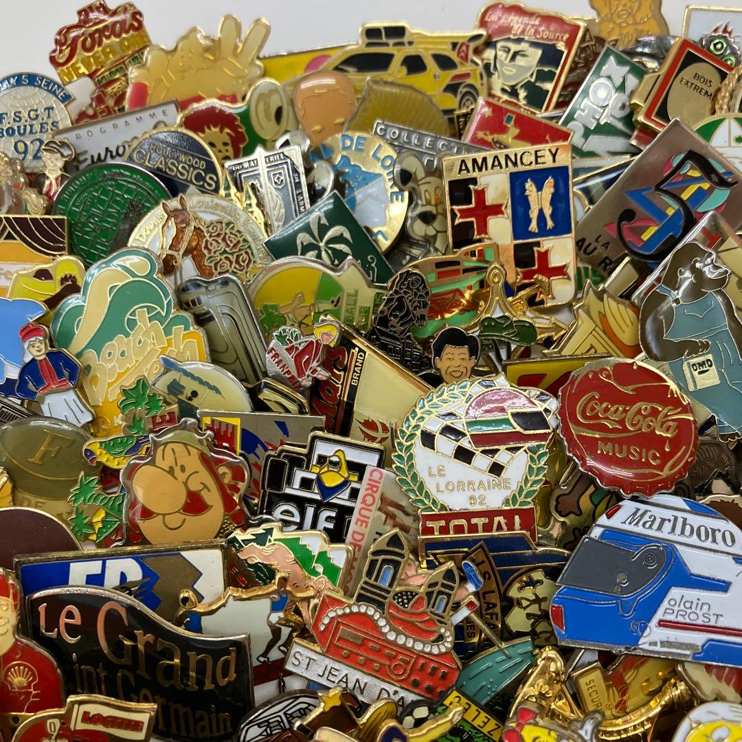 フランス雑貨★ピンバッジ大量200個セット★コカコーラ　エッソボーイ&ガール