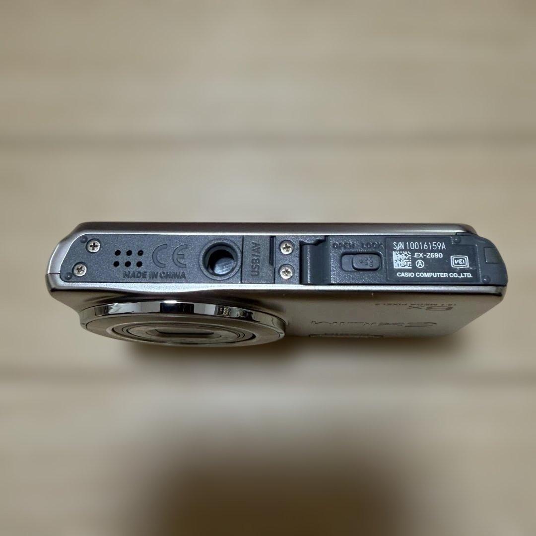 CASIO EXILIM EX-Z690 コンパクトデジタルカメラ