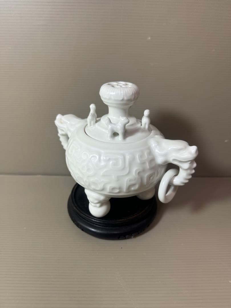 2864 小笠原長春　肥前国　鍋島　太白磁　環付　香炉　台座付