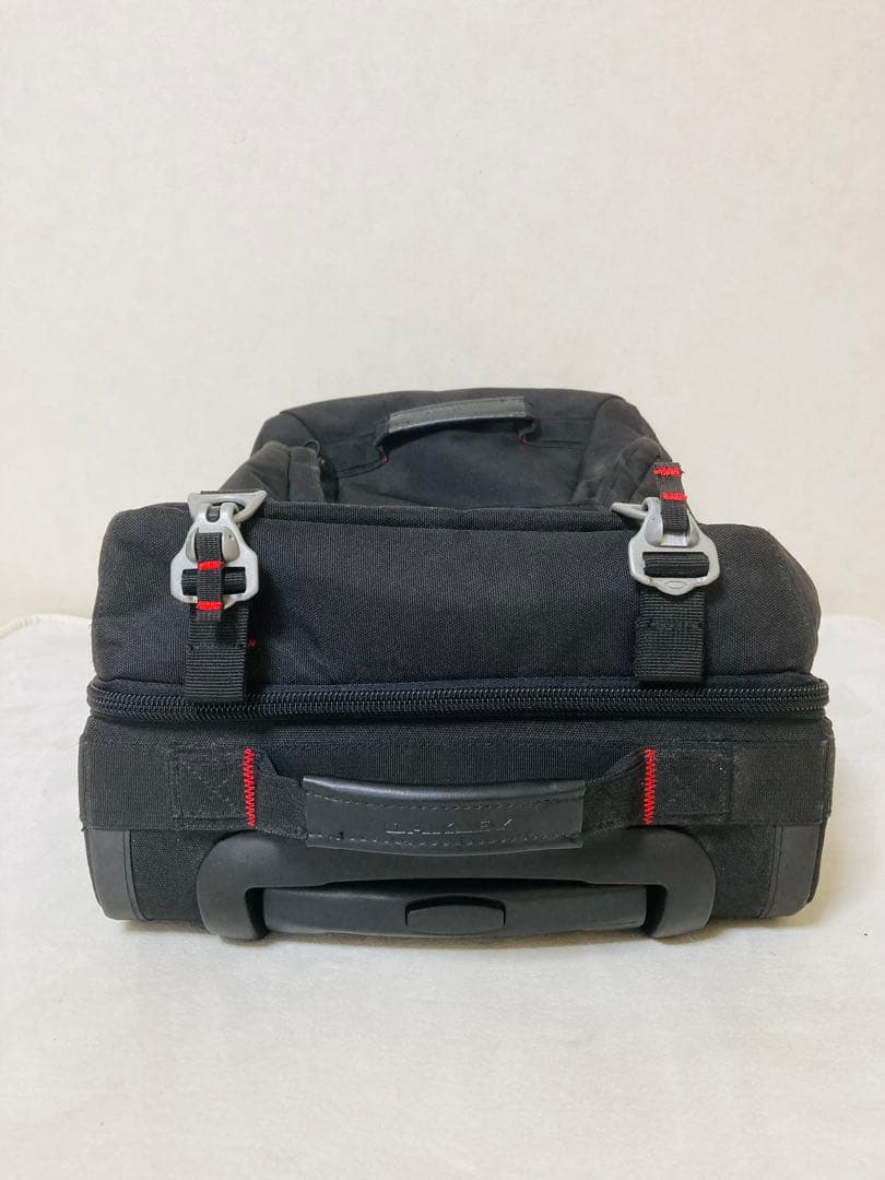 オークリー　OAKLEY　キャリーバッグ　キャリーケース　スーツケース　約33L