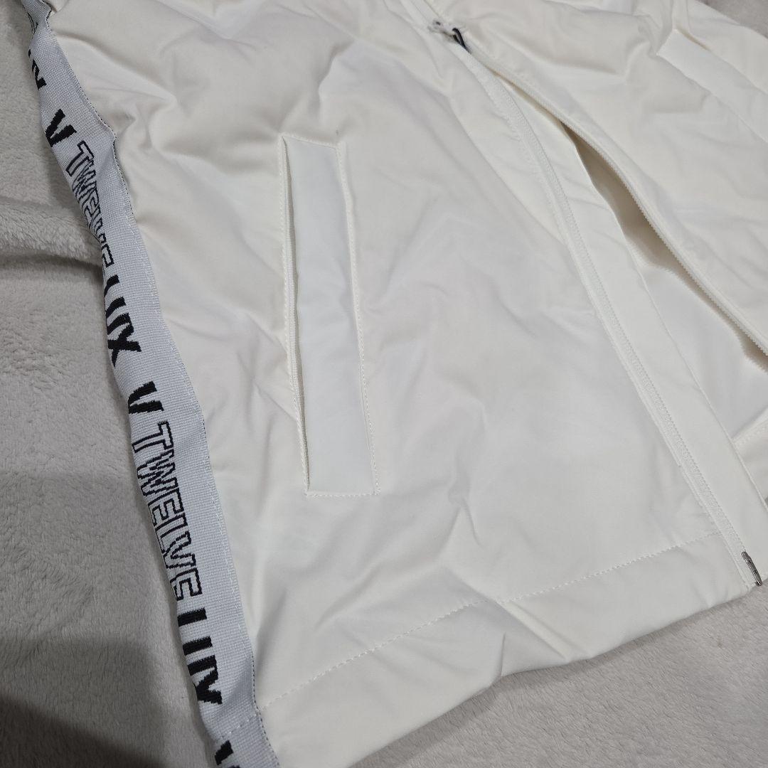 Twelve Lux フード付きダウンジャケット ホワイト