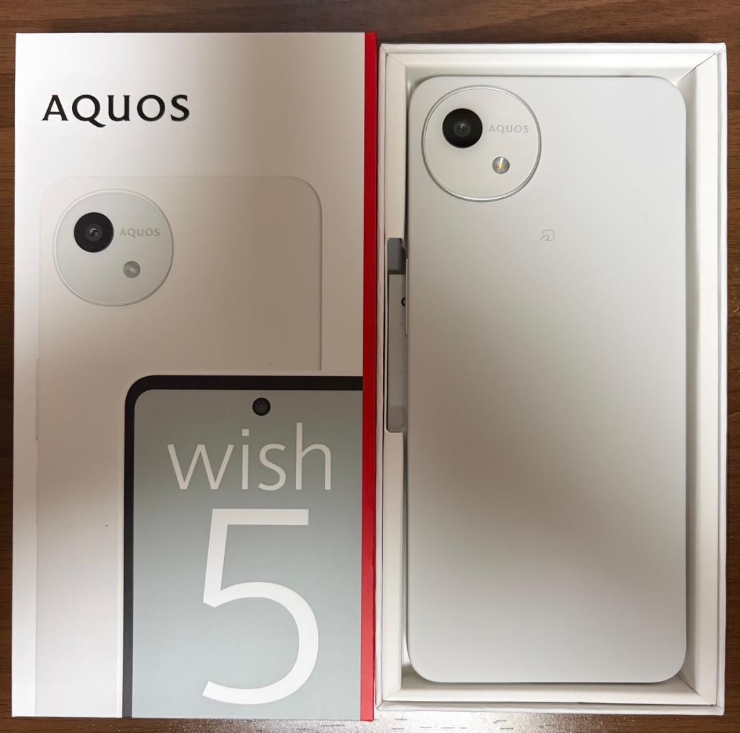 SHARP AQUOS wish 5　新品同様品