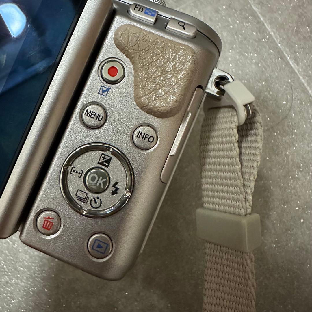 OLYMPUS PEN E-PL8 ミラーレス一眼