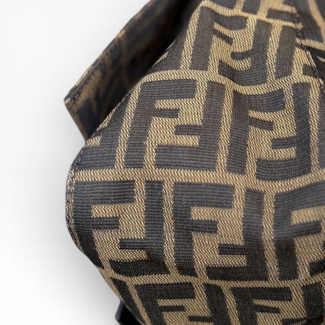 FENDI フェンディ マンマバケット ワンショルダーバッグ ズッカ柄 美品