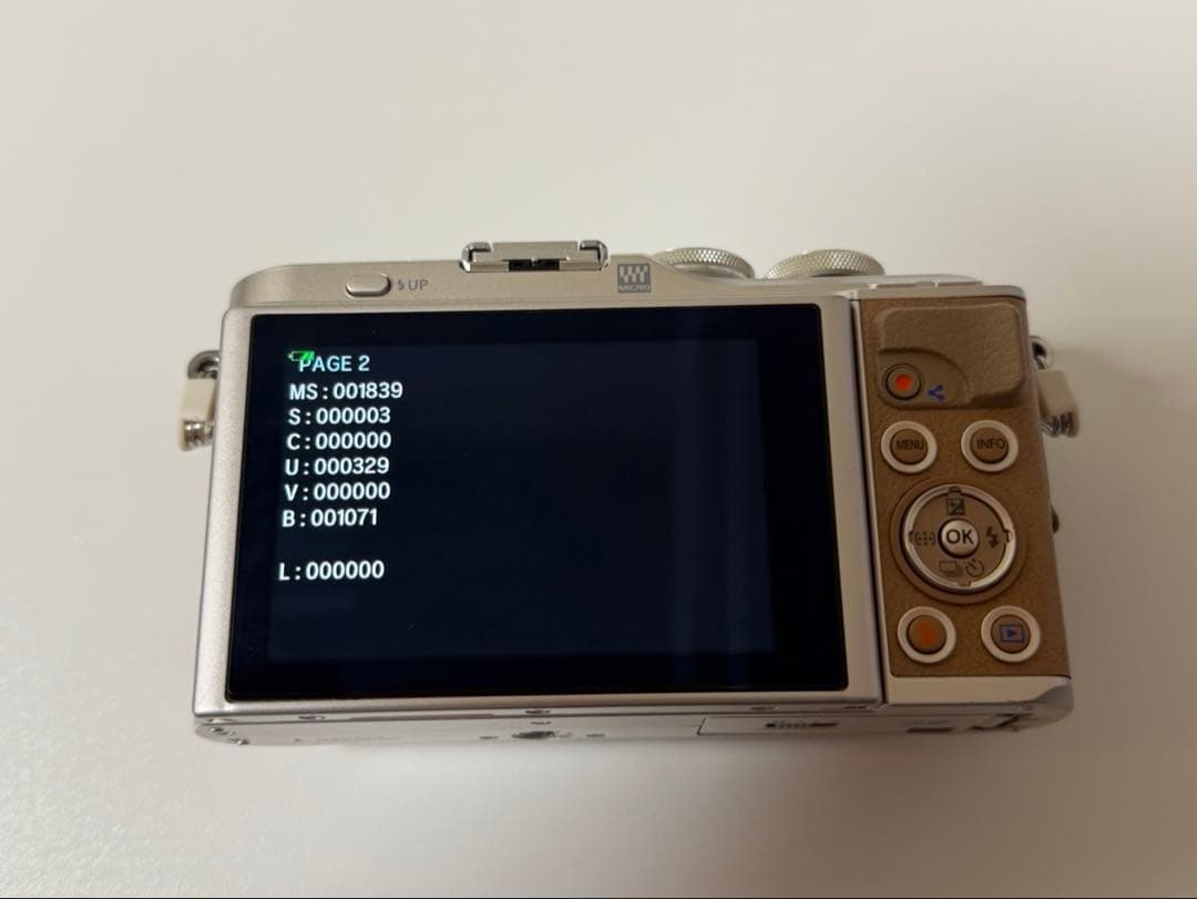 最終値下げ‼️OLYMPUSミラーレス一眼カメラ E−PL9 ダブルズームキット