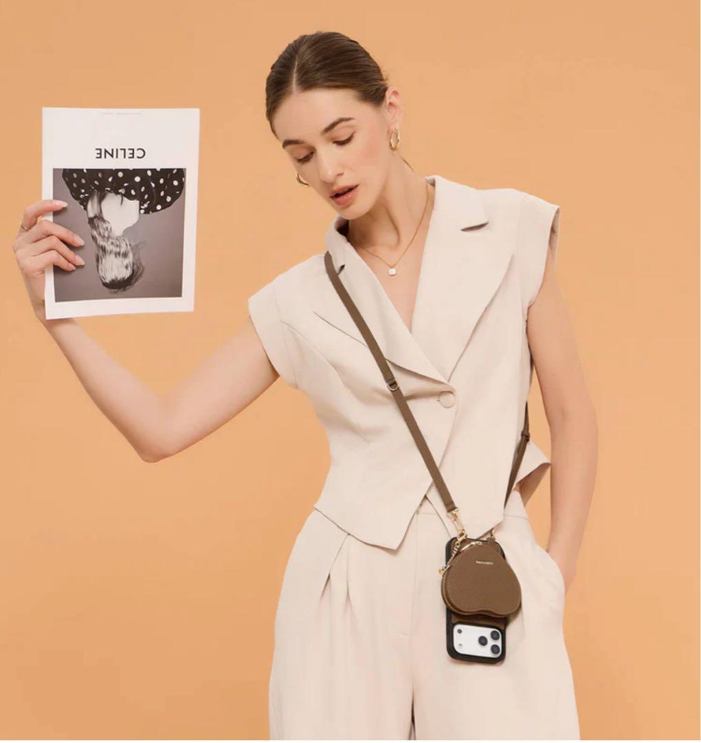 ほぼ未使用CUSTYPE カスタイプ◆ハート型ポーチ付iPhone15対応ケース