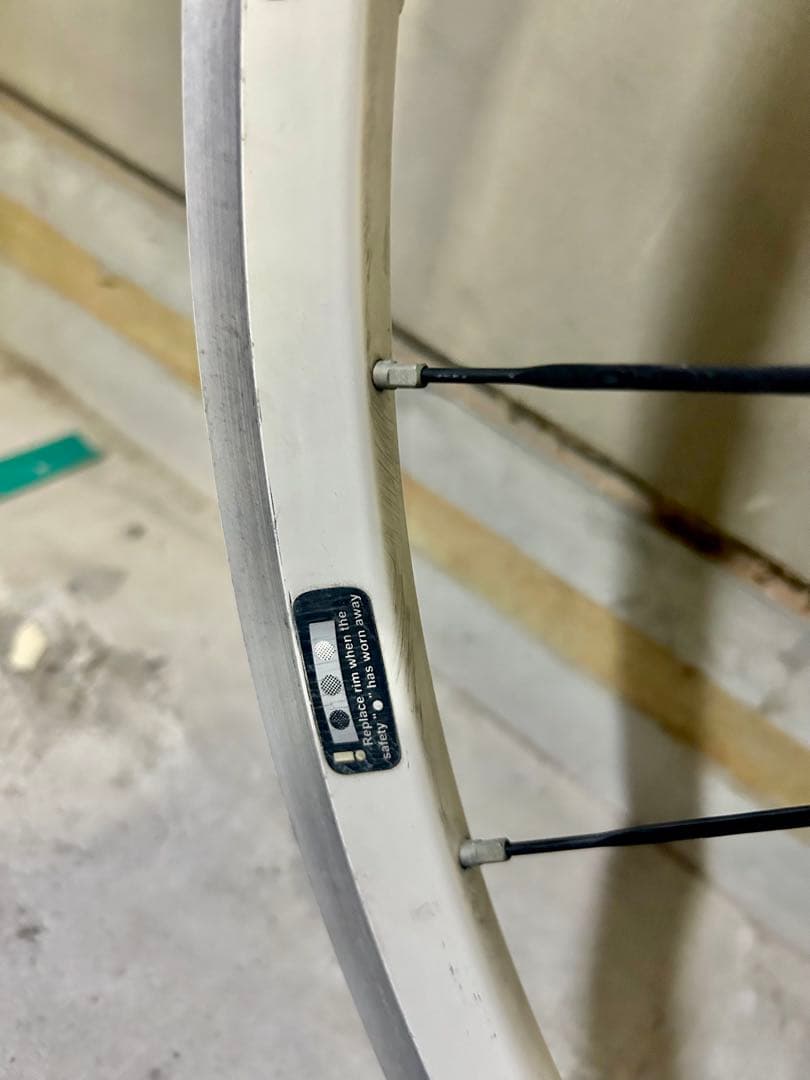 ◆白リムのカッコいい後輪ホイール◆重量0.99kg