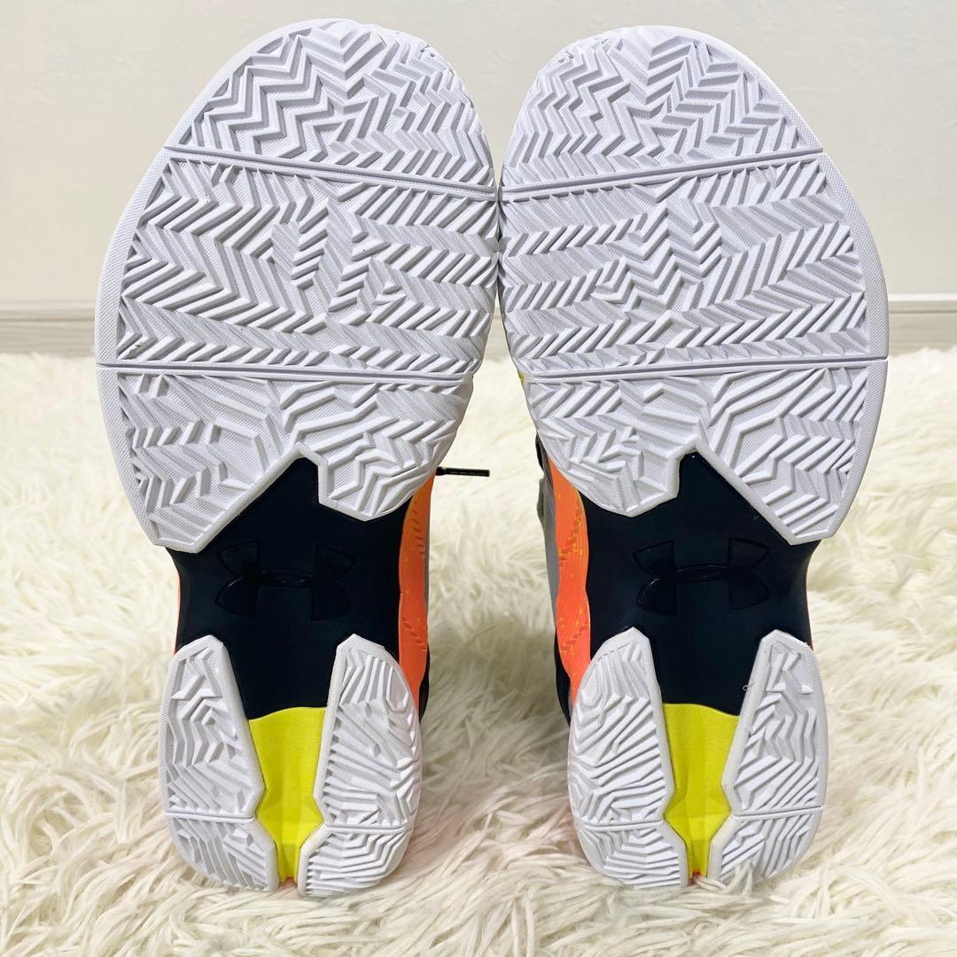 極美品　アンダーアーマー　バスケットシューズ　カリー　グレー　スニーカー　27㎝