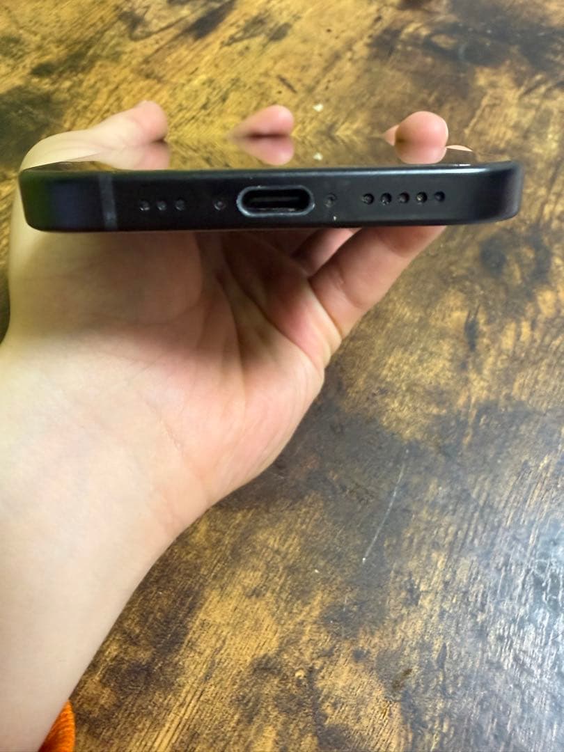 Apple iPhone 15ブラック 本体