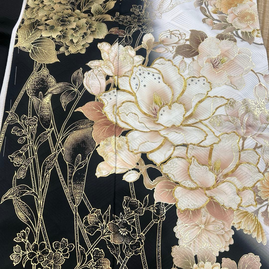 ゴージャスな黒白染め分けにゴールドの振袖セット