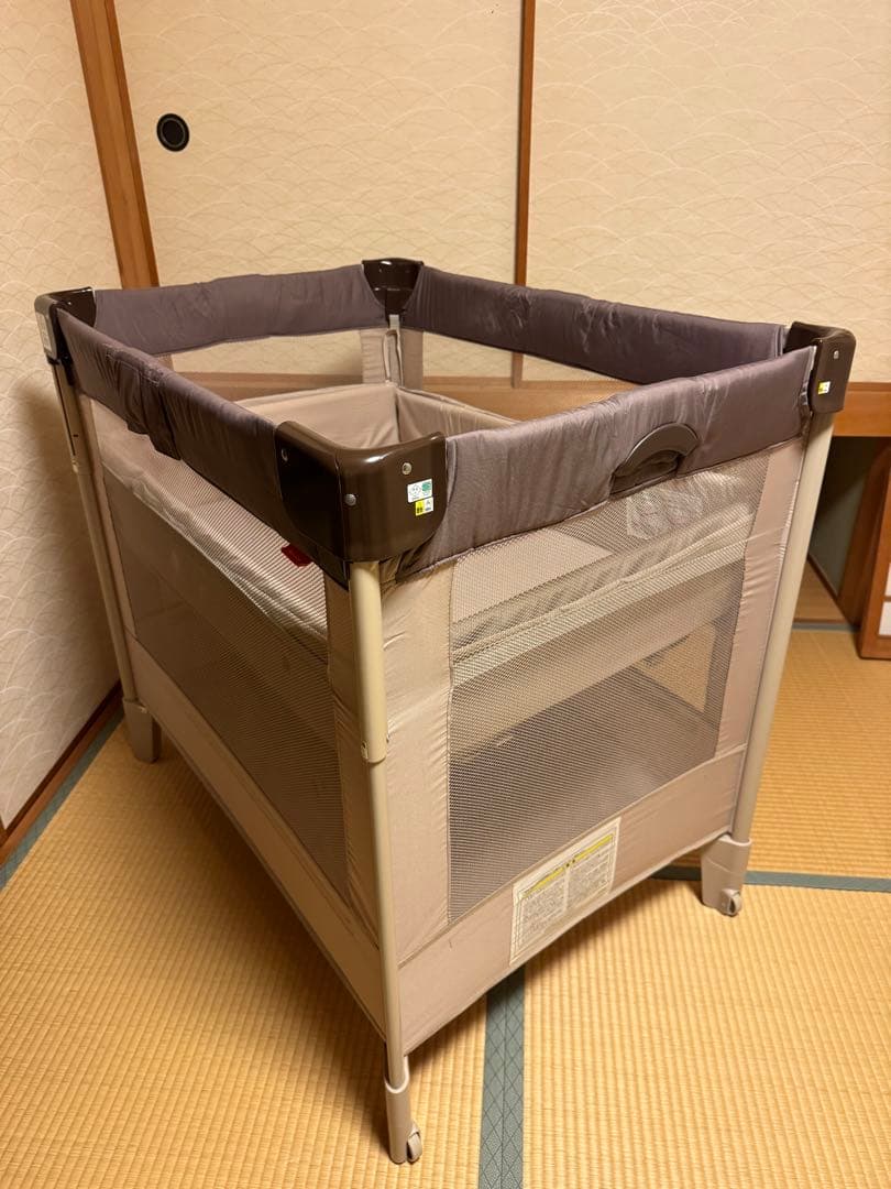 アップリカ ベビーベッド ココネル エアー　敷き布団付き
