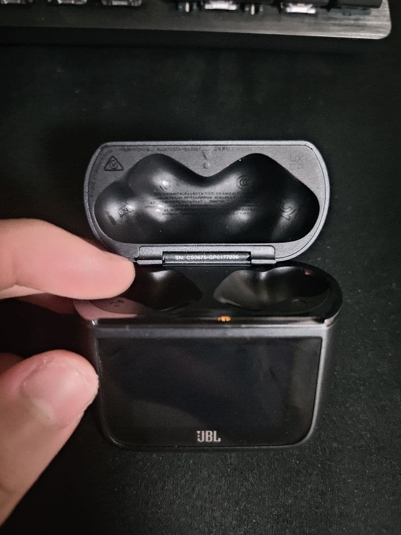 JBL TOUR PRO 3 ほぼ未使用 付属品全てあり