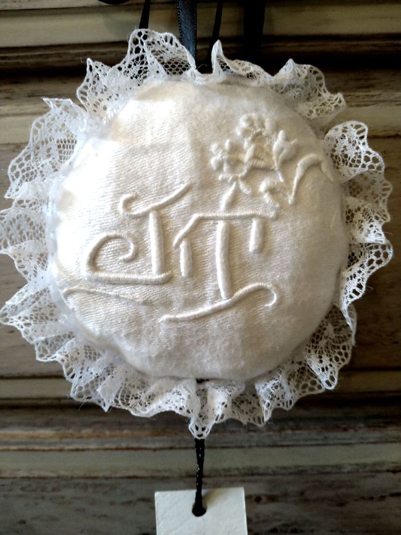 ※数量限定※フランスアンティーク　イニシャル刺繍　チャーム　残り１点です