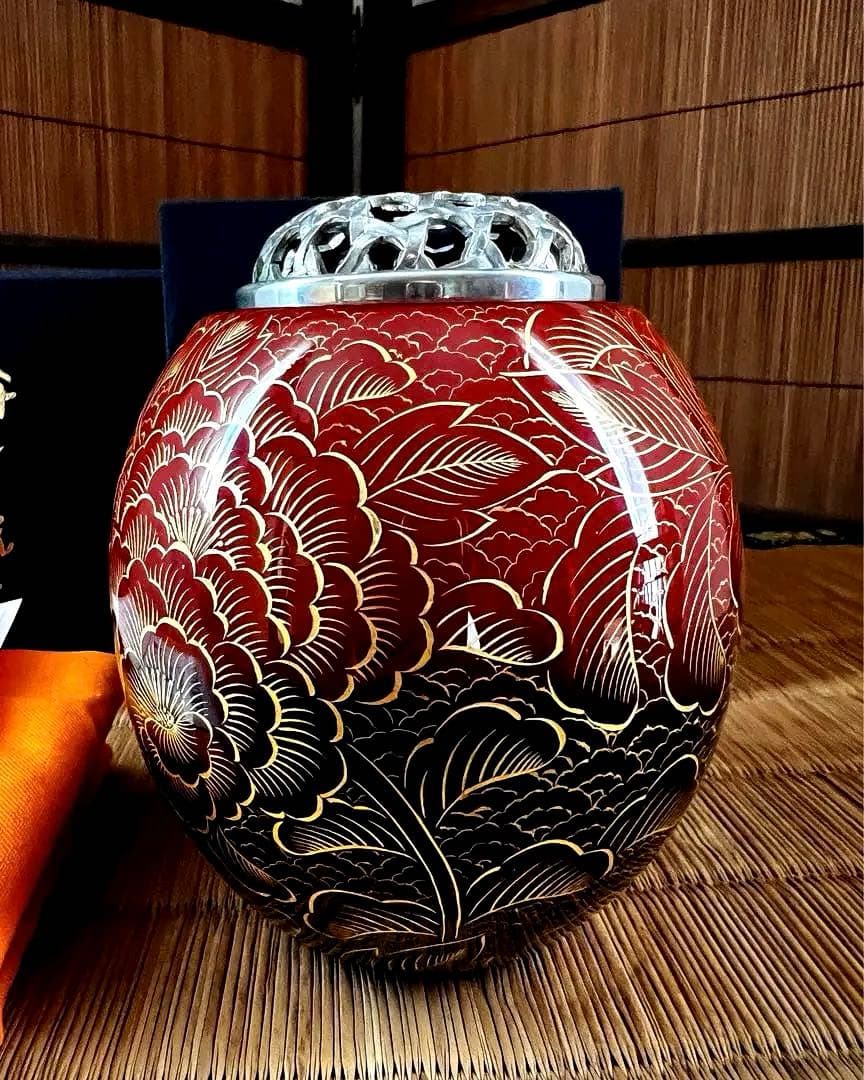 輪島塗り ぼかし 牡丹 沈金工法 三足 沈金牡丹 香呂 共箱