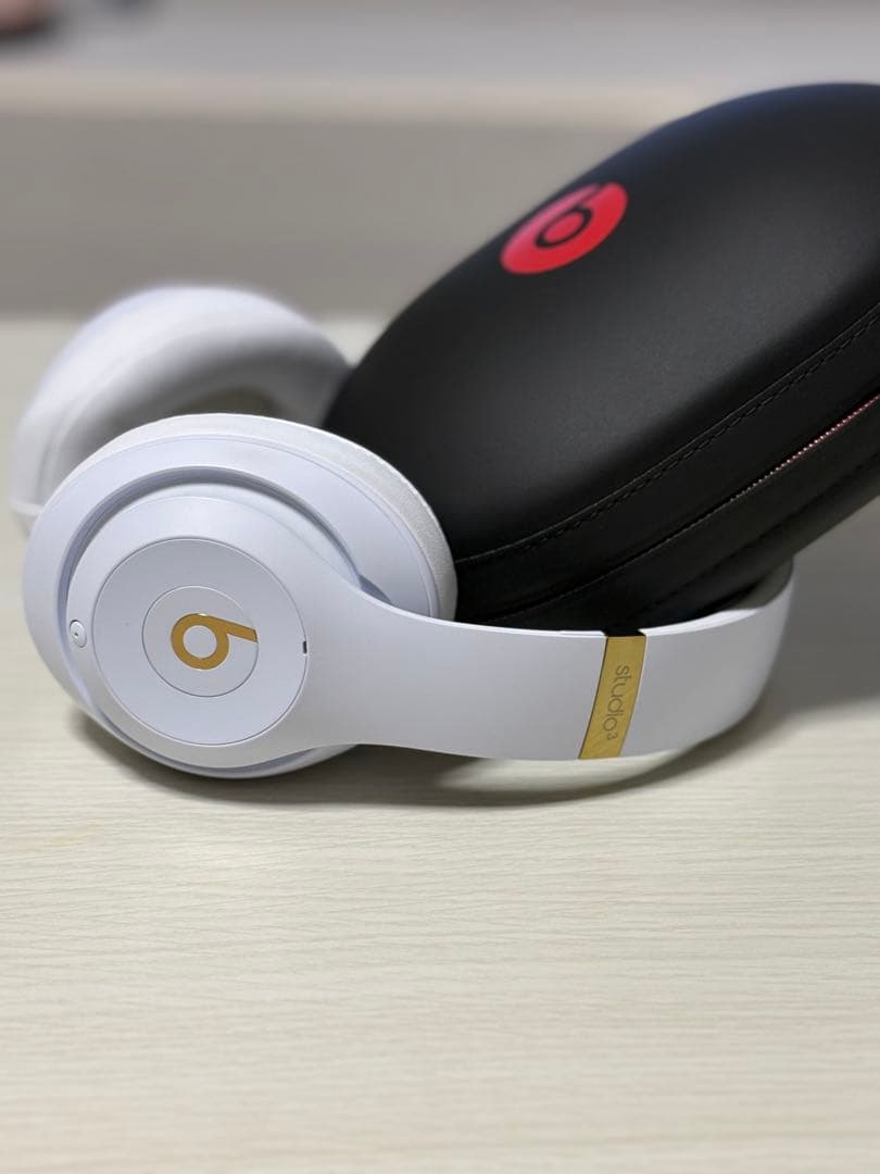 Beats studio3 Wirelessホワイト