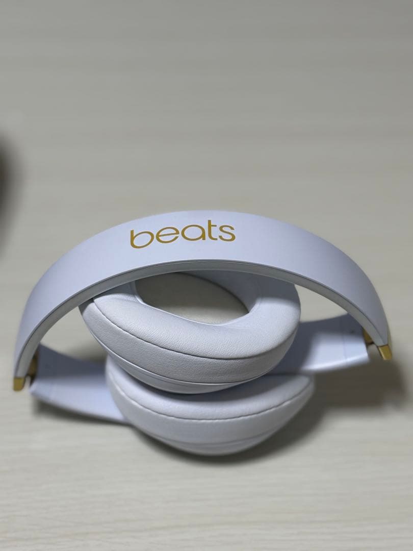 Beats studio3 Wirelessホワイト