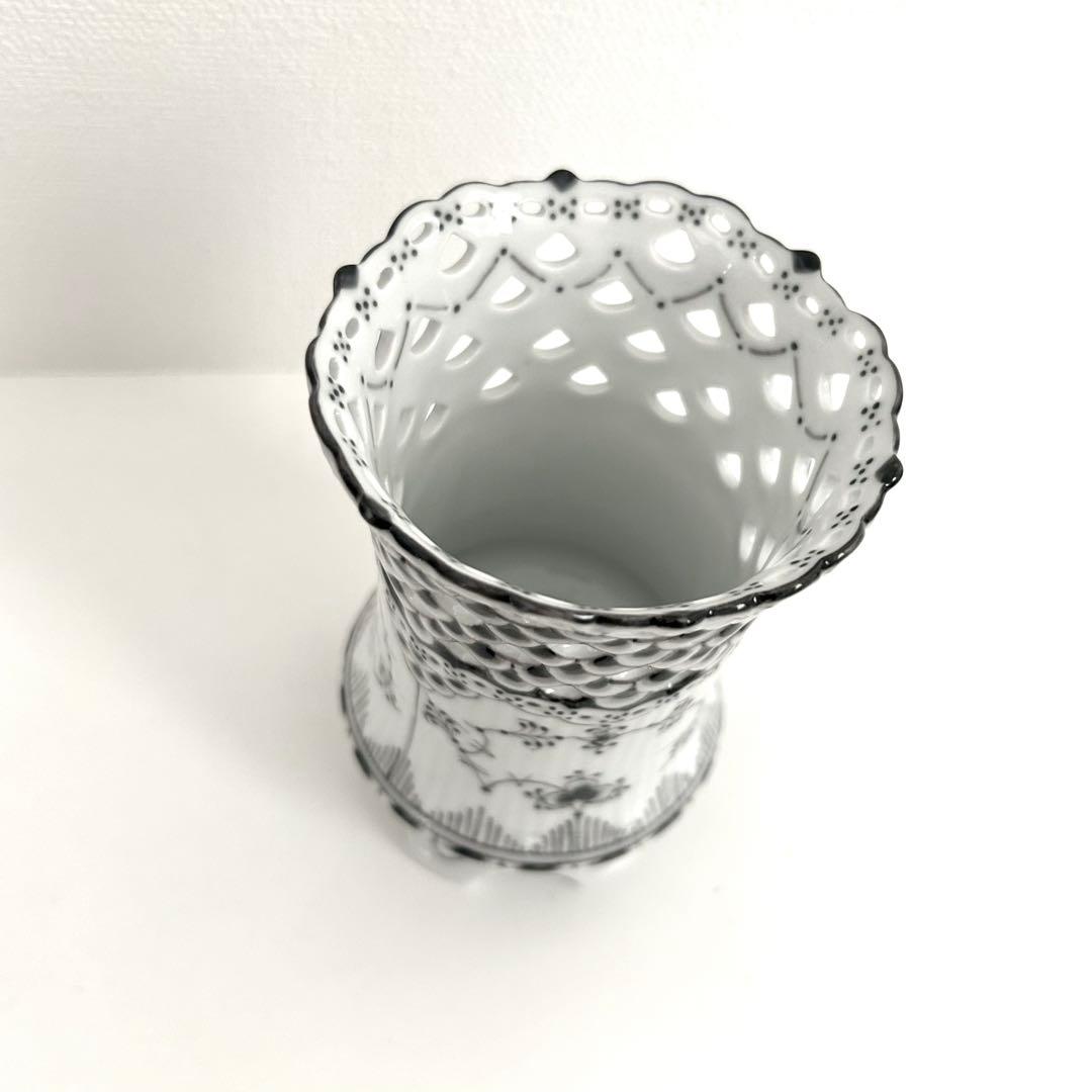 廃盤ロイヤルコペンハーゲン ブラックフルーテッドハーフレース フラワーベース花瓶