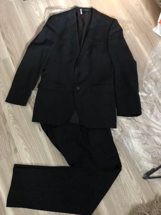 ヒューゴボス　春夏用セットアップスーツ　黒　サイズ44　Mの方