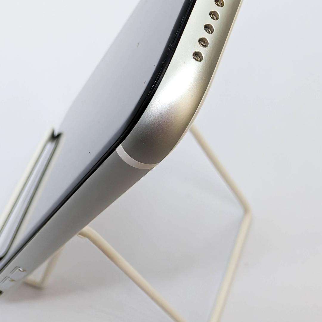 iPhone SE2 64GB バッテリー最大容量82%