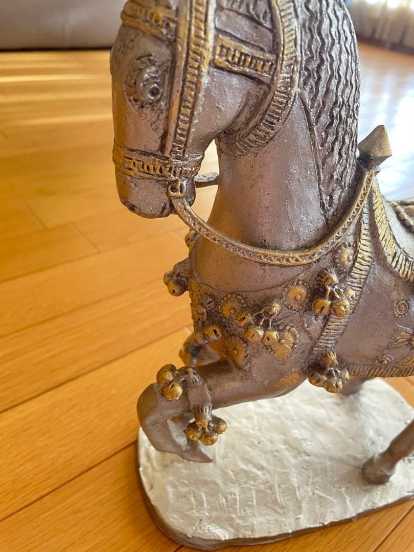 文化勲章受賞　カンタカ ブロンズ像　馬