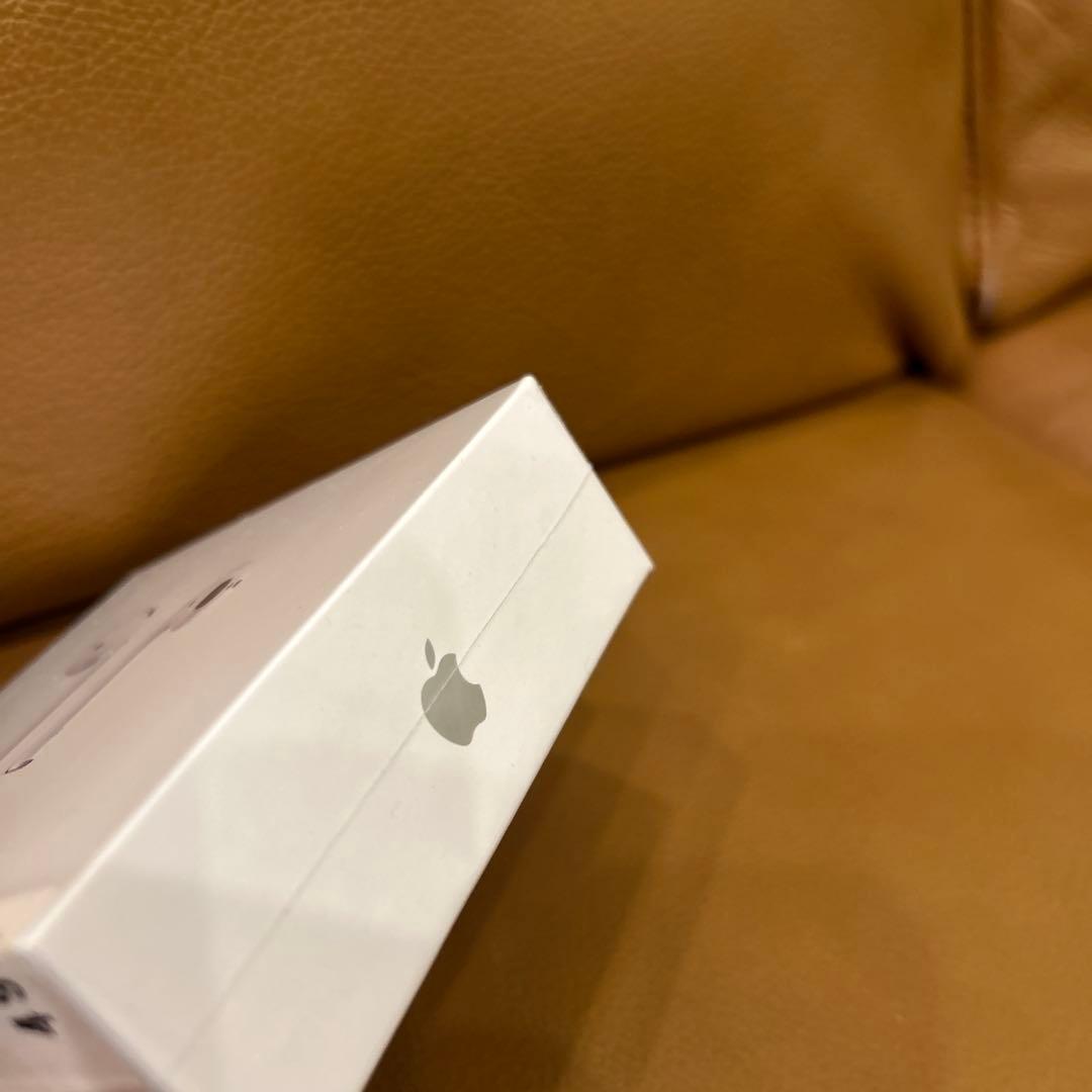 Apple AirPods ワイヤレス充電ケース付き　イヤホン