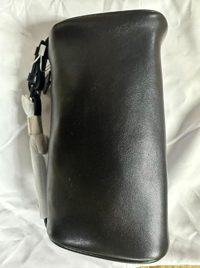 THE ROW ブラックレザーショルダーバッグ