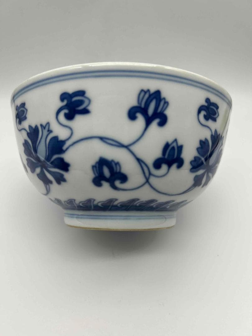 清康熙時代 【大清康熙年製】在銘 染付 青花纏枝花卉文碗　梔子花 (E-53)