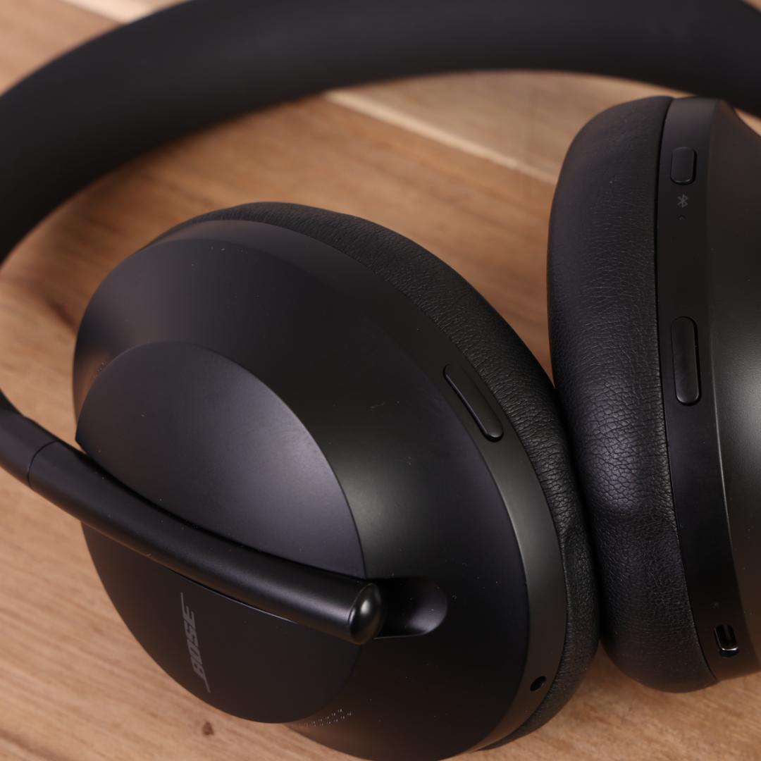 【ほぼ新品】Bose ボーズ ノイズキャンセリング ヘッドフォン　NC700