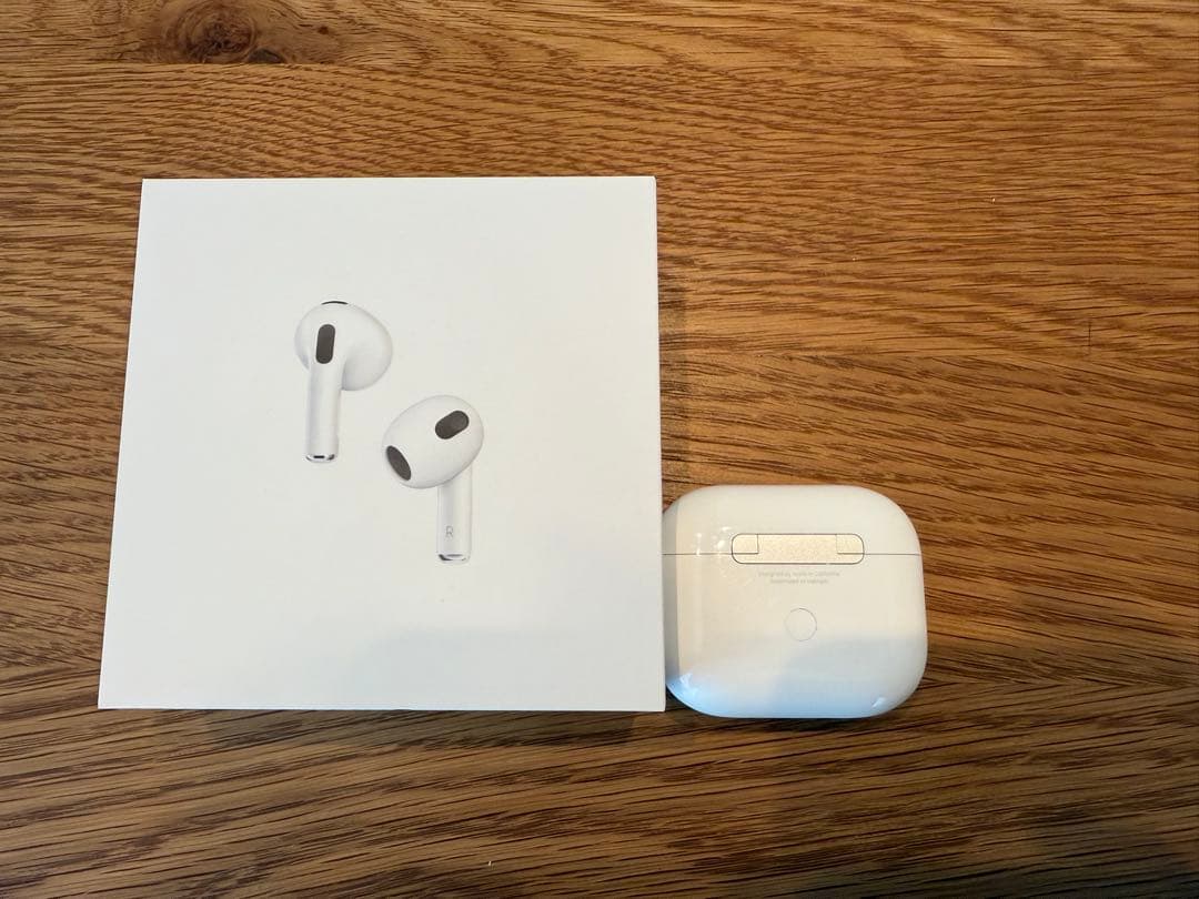 s*k様 AirPods本体 第3世代 充電ケースほか付属品完備