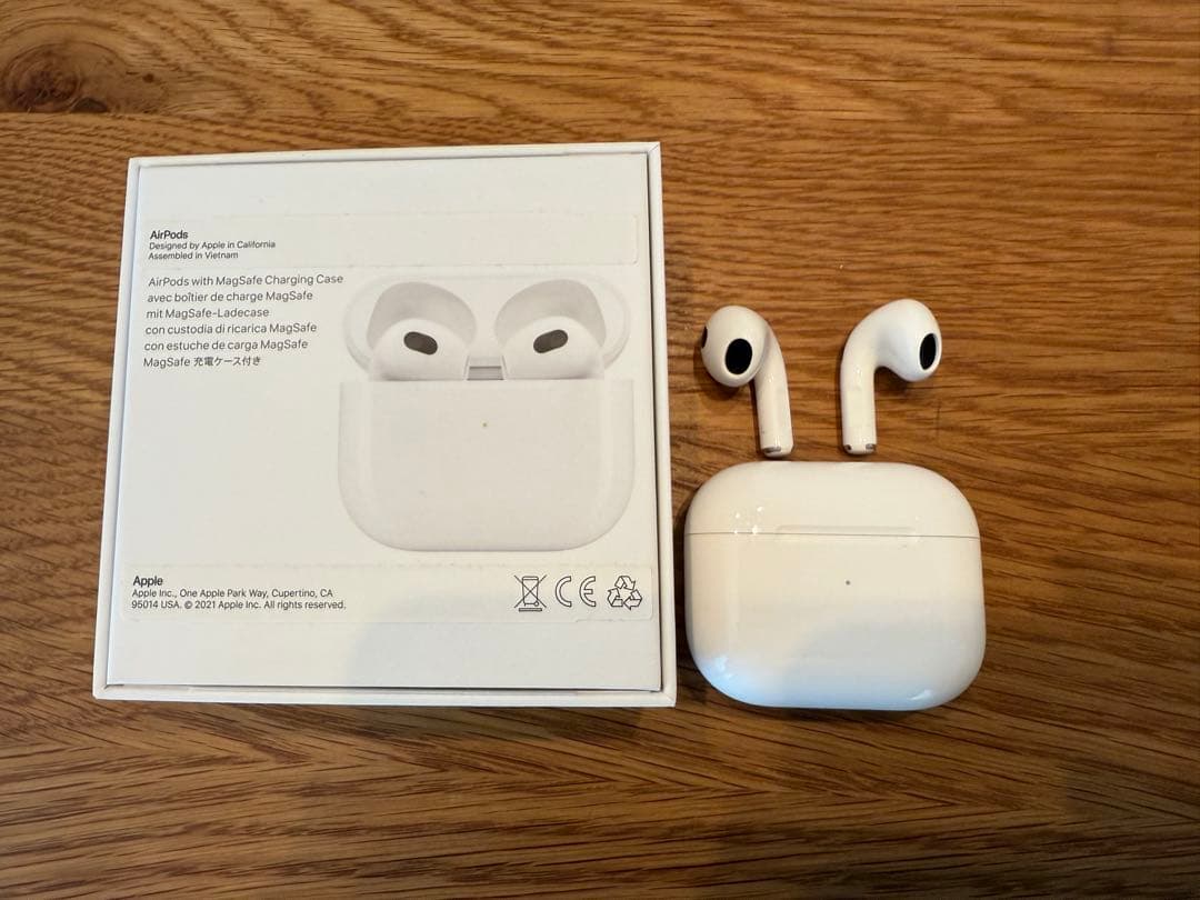 s*k様 AirPods本体 第3世代 充電ケースほか付属品完備