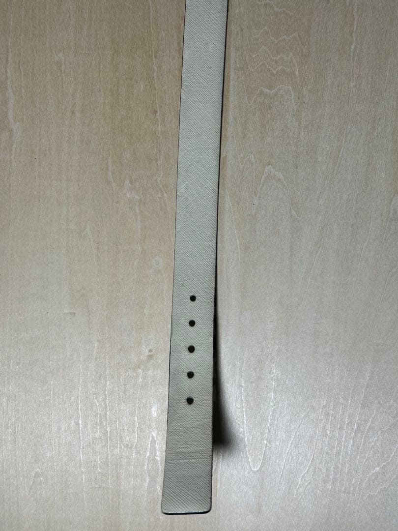 フェラガモ　リバーシブルレザーベルト　ブラック/アイボリー