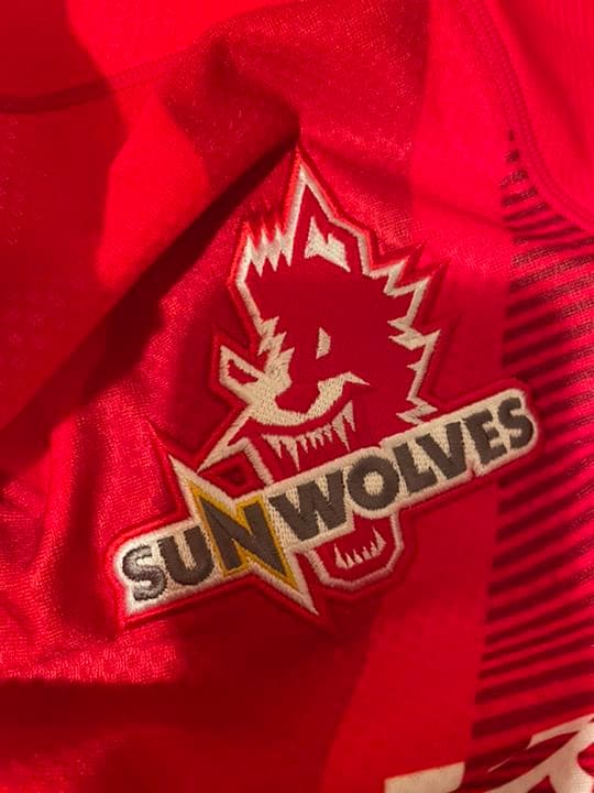 ラグビー　サンウルブズ No.8 実使用　ユニフォーム　直筆サイン入り