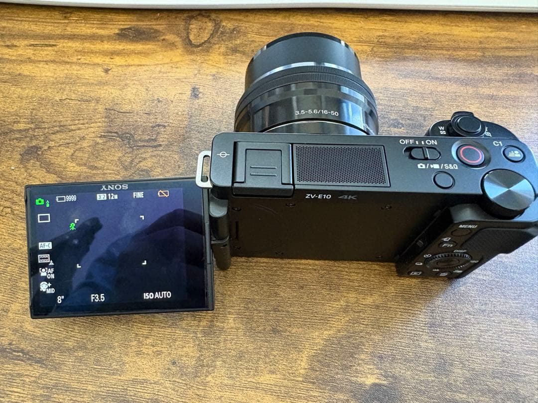 Sony α ZV-E10本体とレンズ付き アクセサリー付き