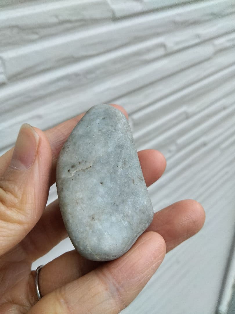 国石翡翠　85g ヒスイ　ひすい　新潟県 糸魚川市姫川翡翠　原石　翡翠