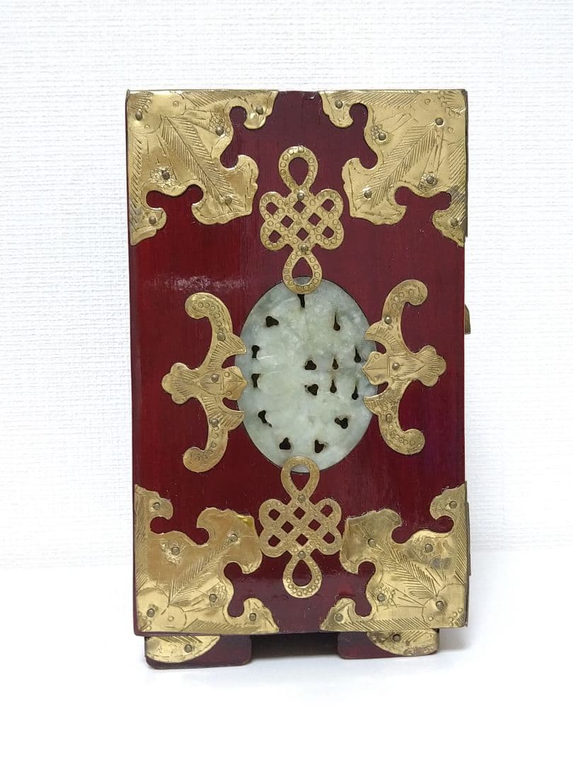 プロフ必読！∞ アンティークなディスプレイに♪翡翠をはめ込んだレア小物入れ ∞