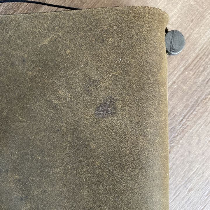 トラベラーズノート　限定オリーブエディション　ペンホルダー