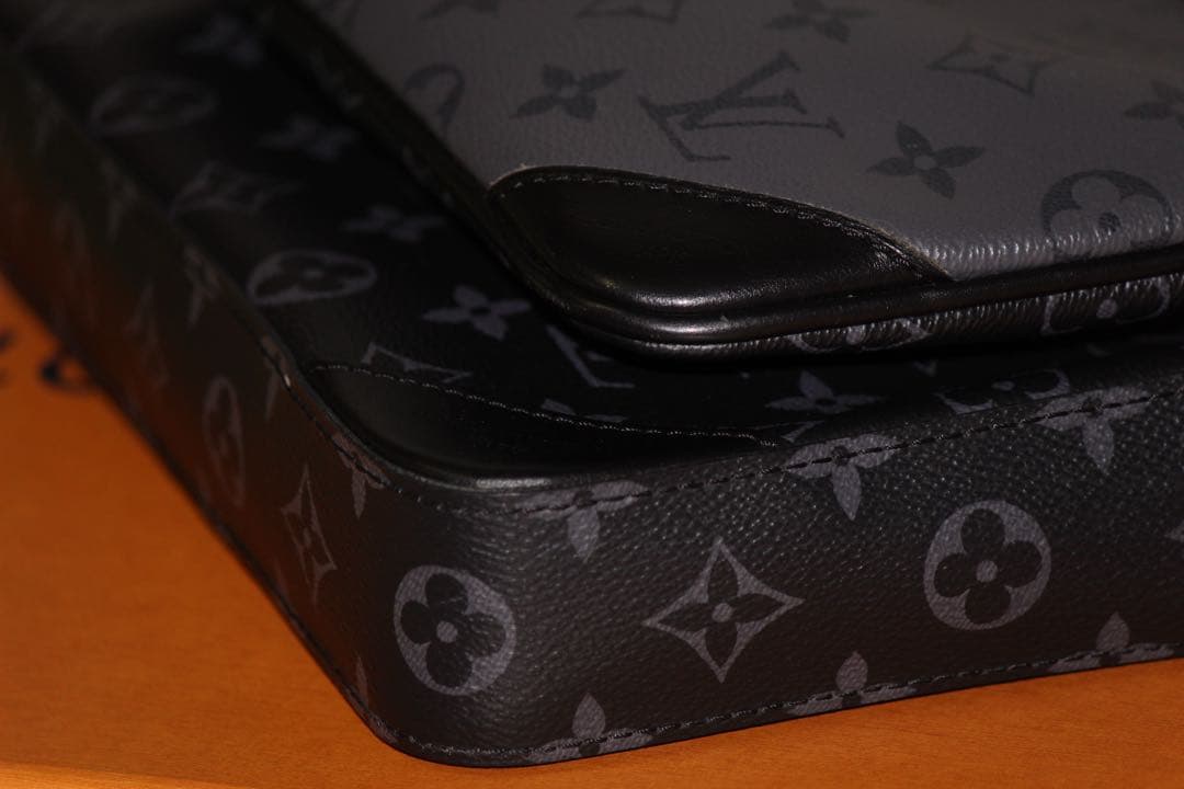 LOUIS VUITTON グレー メッセンジャーバッグ