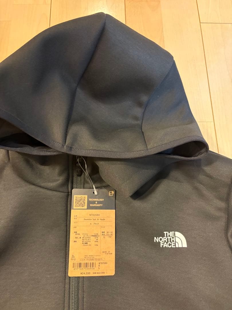 【ザノースフェイス】リバーシブルテックエアーフーディ NT62580 Kブラック