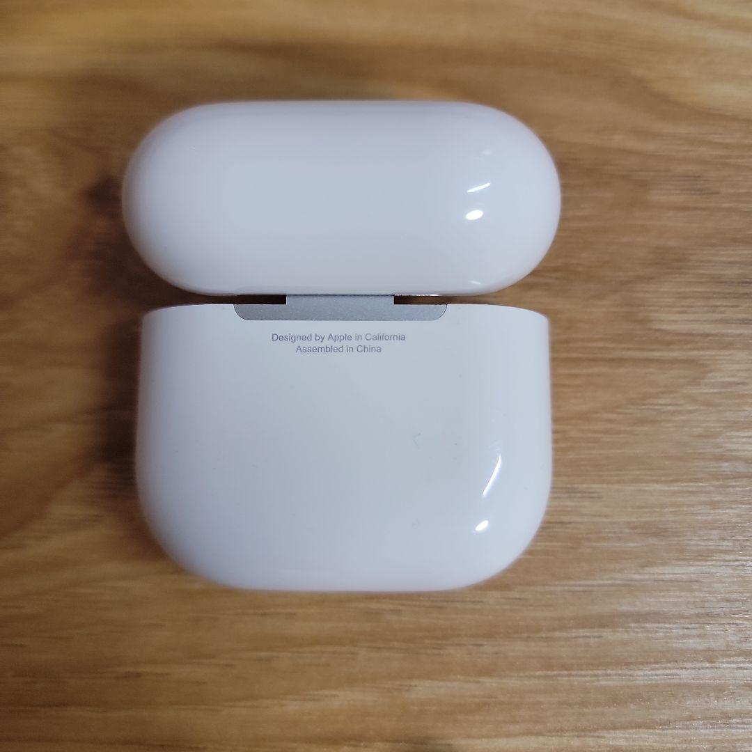 【美品】AirPods第4世代 ANC アクティブノイズキャンセリング搭載