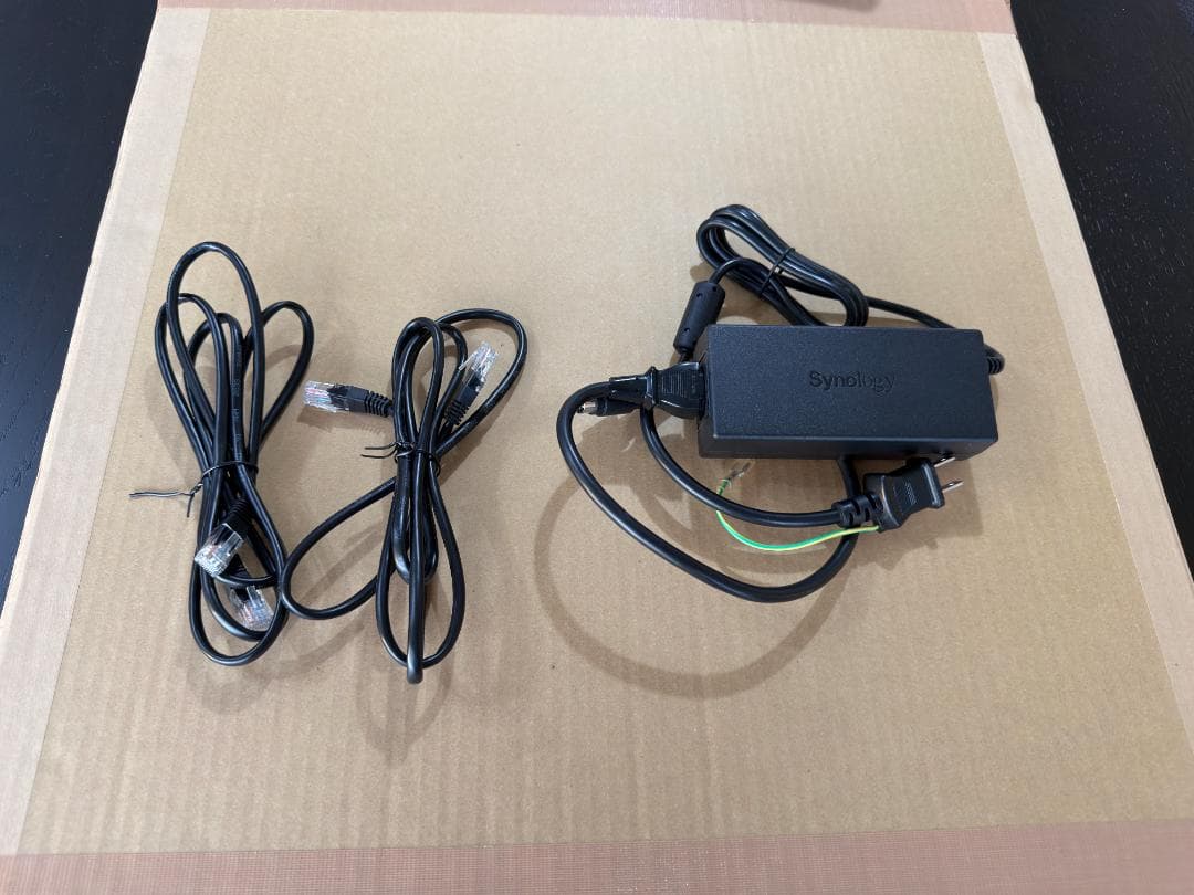 Synology DS918+ 4ベイ NAS 純正8GBメモリ 箱あり