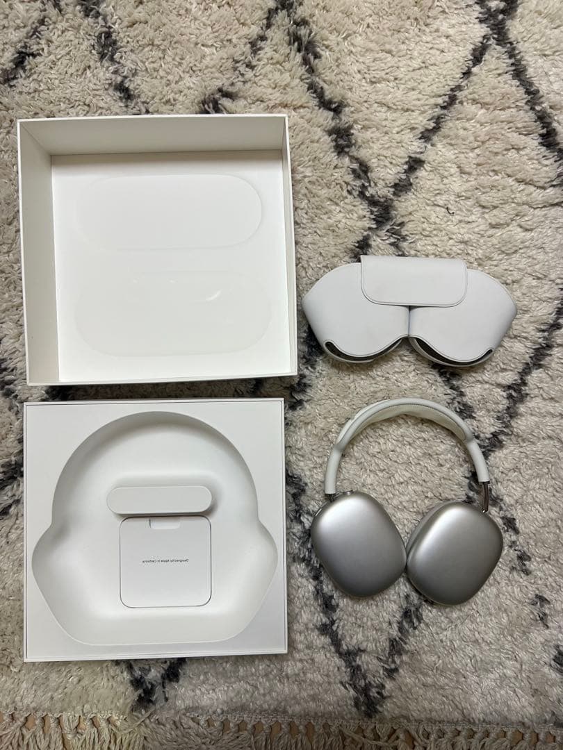 Apple AirPods Max シルバー