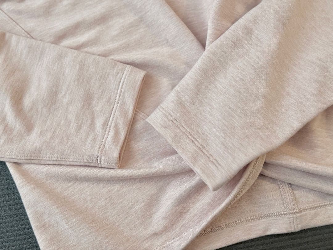 Lululemon ベビーピンク 長袖 ヨガウェア