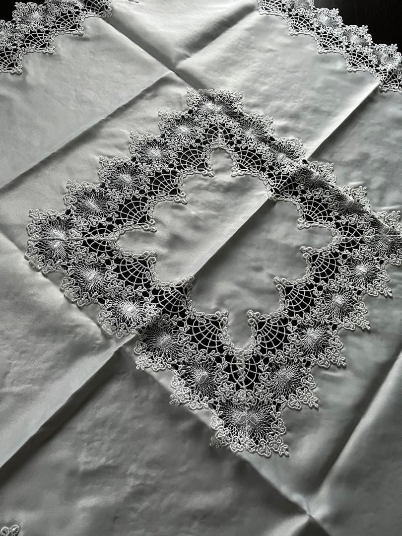 テーブルクロス　ボビンレース