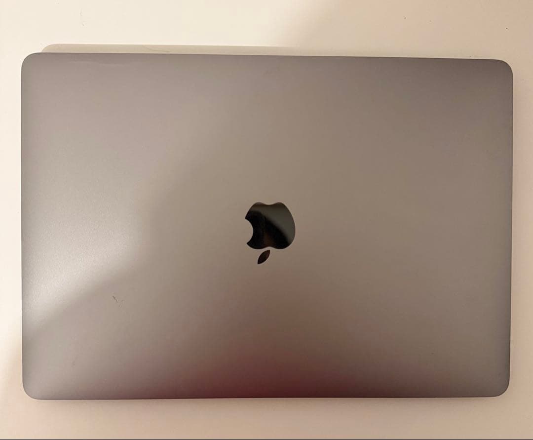 美品 Macbook Pro 2020 13インチ Officeを付ける