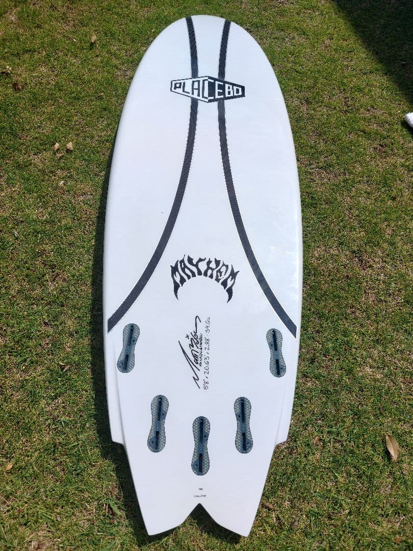 PLACEBO ゴブリン　サーフボード 5'8\"　フィン2セット付き